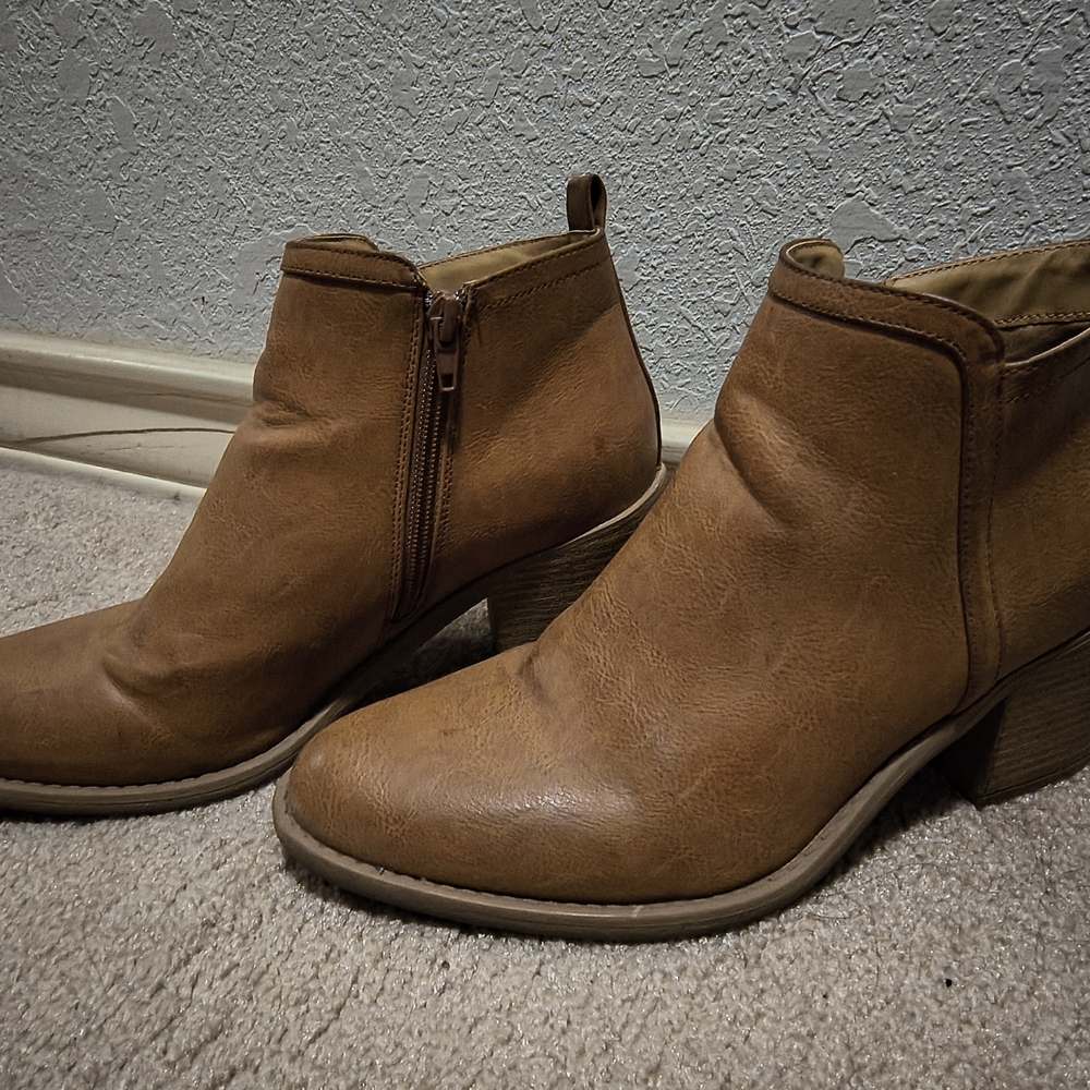 Women's Tan Ankle Boots